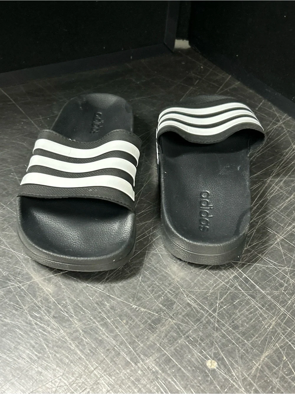 Adidas Slides Size 9 Men
